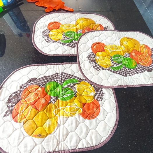 1980s dinner place mats