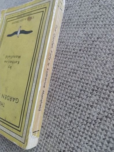 The Garden Party by Katherine Mansfield 1932 The Albatross in good used condition with wear on the cover see photos FREE STANDARD POSTAGE INCLUDED