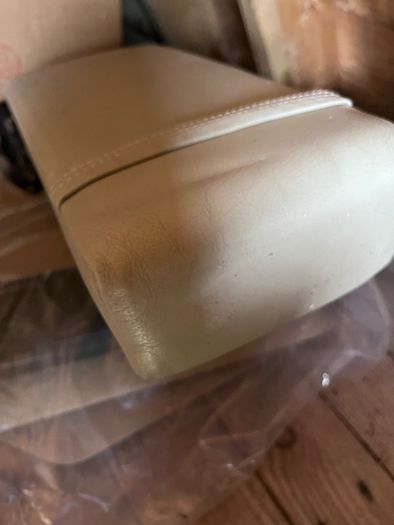 Mercedes  CE W124 Cream Leather seats