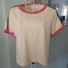 contrast tshirt