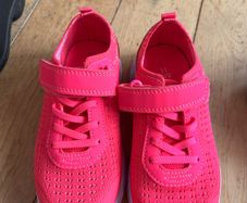 Girls runners size 11 junior