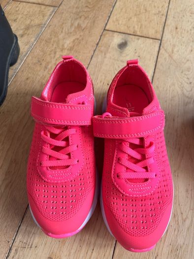 Girls runners size 11 junior