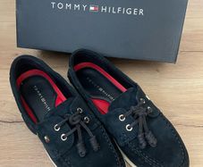 Tommy Hilfiger Womans Leather Boat Shoes
