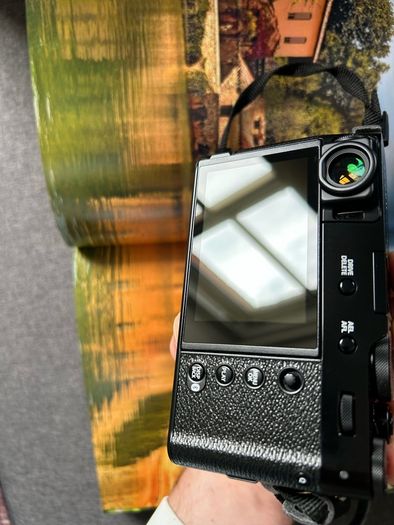 Fujifilm X100VI Black Mint Condition Boxed plus Extras (Case, 128GB Card, Receipt)