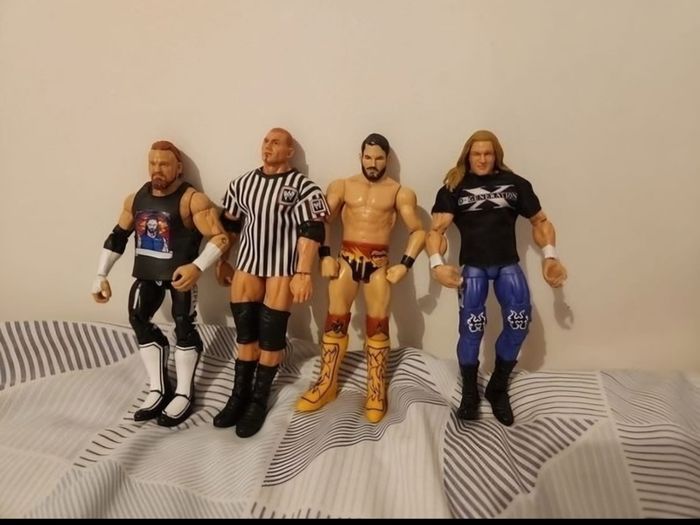 wwe action figures and accessories