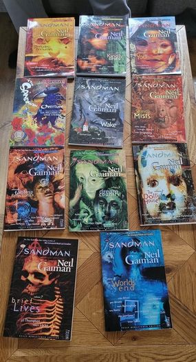 the Sandman full set plus extra book..