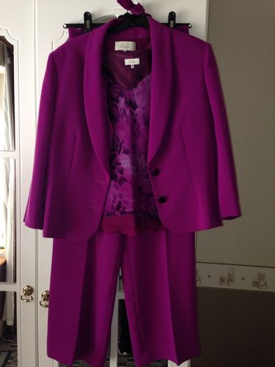 3piece suite cerise in colour