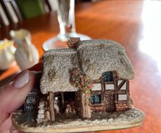 Lilliput Lane house figurine
