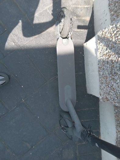 Electric scooter