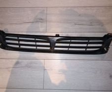 Toyota Carina E front grill