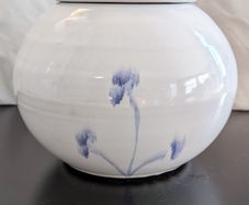Stephen Pearce Shanagarry Potters Celebration Lidded Jar Rare Discontinued
