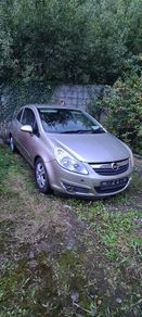 2 doors Opel corsa 2007 Vauxhall breaking / Parts