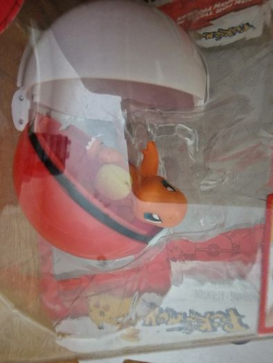 Pokemon Clip N Go Charmander & Heavy Poke Ball