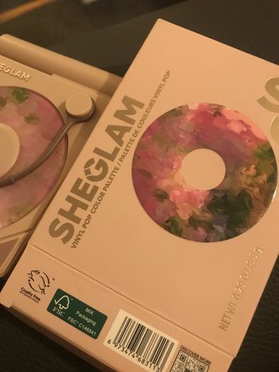 Vinyl pop pallet
