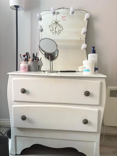 vanity table designed with lamp