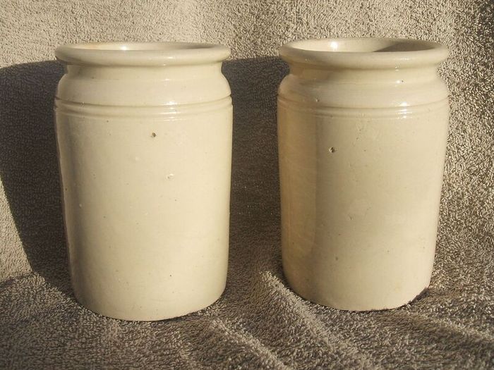 Two antique stoneware jars (c.1910s) - both in excellent undamaged condition (5.5" height)