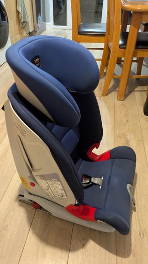 Britax Romer Advansafix III car seat