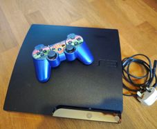 Sony PS3 Slim Game Console 500GB + genuine PlayStation controller