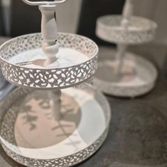 cake holders