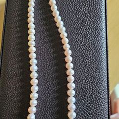 Fresh water pearl necklace