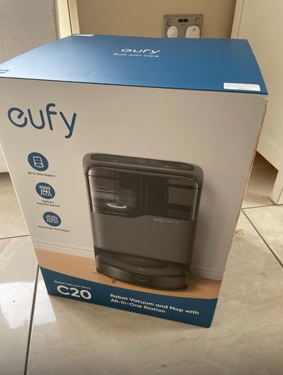 Bargain!! Eufy C20 vacuum mop with spare bags and brushes