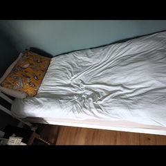 Single bed mattress
