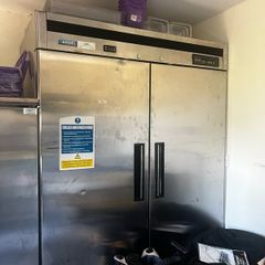 Double door commercial fridge