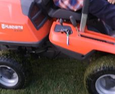 husqvarna r214t