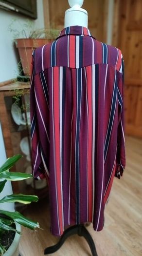 Ladies Multicoloured New look CURVES shirt like dress, wear with belt or without. like new