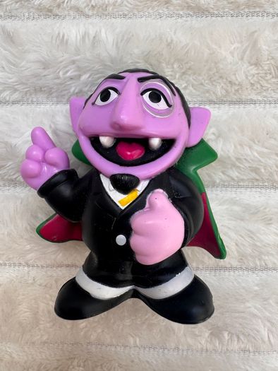 Hasbro 2018 Sesame Street Workshop The Count Chunky Figure approx. 2.75 Cake Topper Used Please see photos
