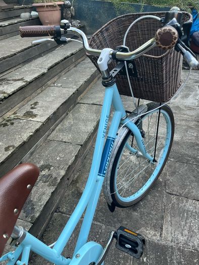 Girls bike