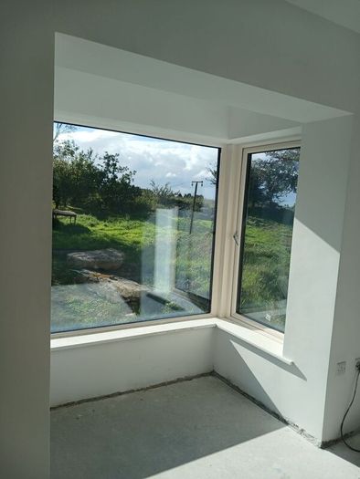 lintel bay window