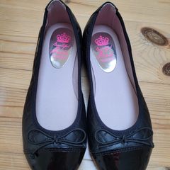 Girls Shoes Size 33