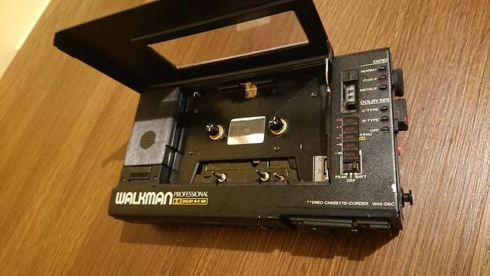 Sony Walkman DC6 Professional - 1984