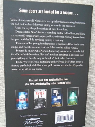 Paperback book , Fiction, The Locked Door, Freida Mc Fadden.Book