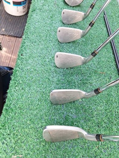 Golf clubs. Full starter set and bag.