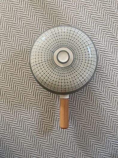 vintage Bloomingville "Carla" collection ceramic serving bowl/saucepan with a rubberwood handle