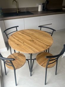 Round dining table set