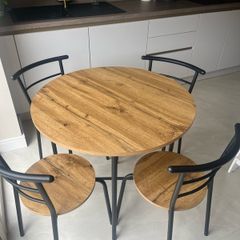 Round dining table set