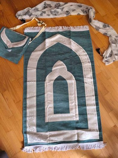 Prayer kit ( mat, bag and shawl)