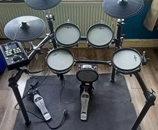 Electronic Drum Kit and amp