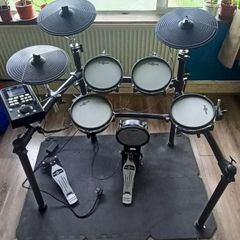 Electronic Drum Kit and amp