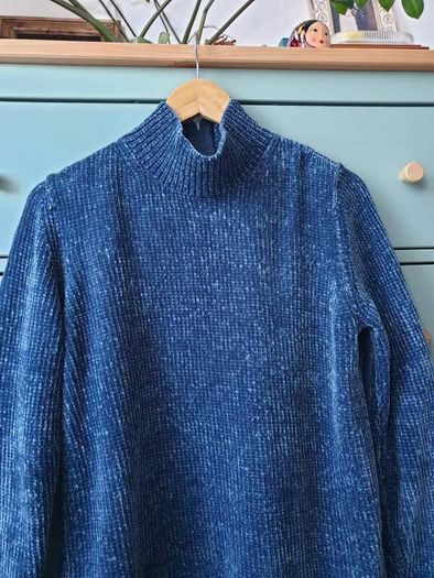 Cos knitted jumper size medium