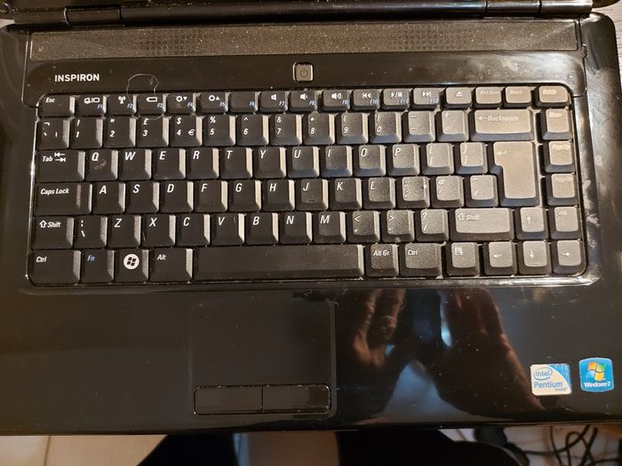 Dell Inspiron 1545, Model PP41L, Intel Pentium Dual-Core CPU T4300, 2.1GHZ, 4GB Ram, 238GB SSD, Windows 10, Microsoft Edge, chrome and VLC