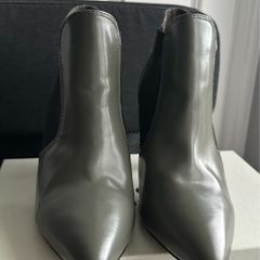 French Connection ankle boots - sz 6