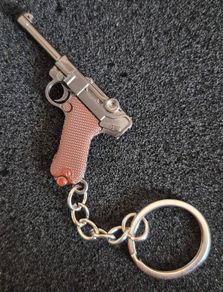 German luger pistol keyring.