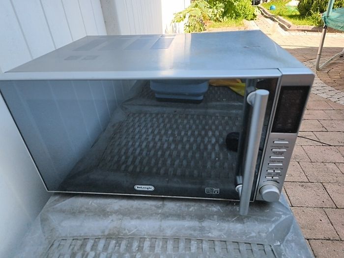 microwave Delonghi