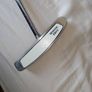 odyssey mid length centre shaft putter Image 2