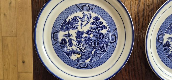Vintage Blue & White Willow Pattern Plates, Set of 8 (4 plates,4 saucers)
