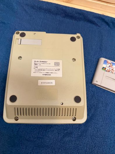 Nintendo Super Famicom Japanese SNES version with game